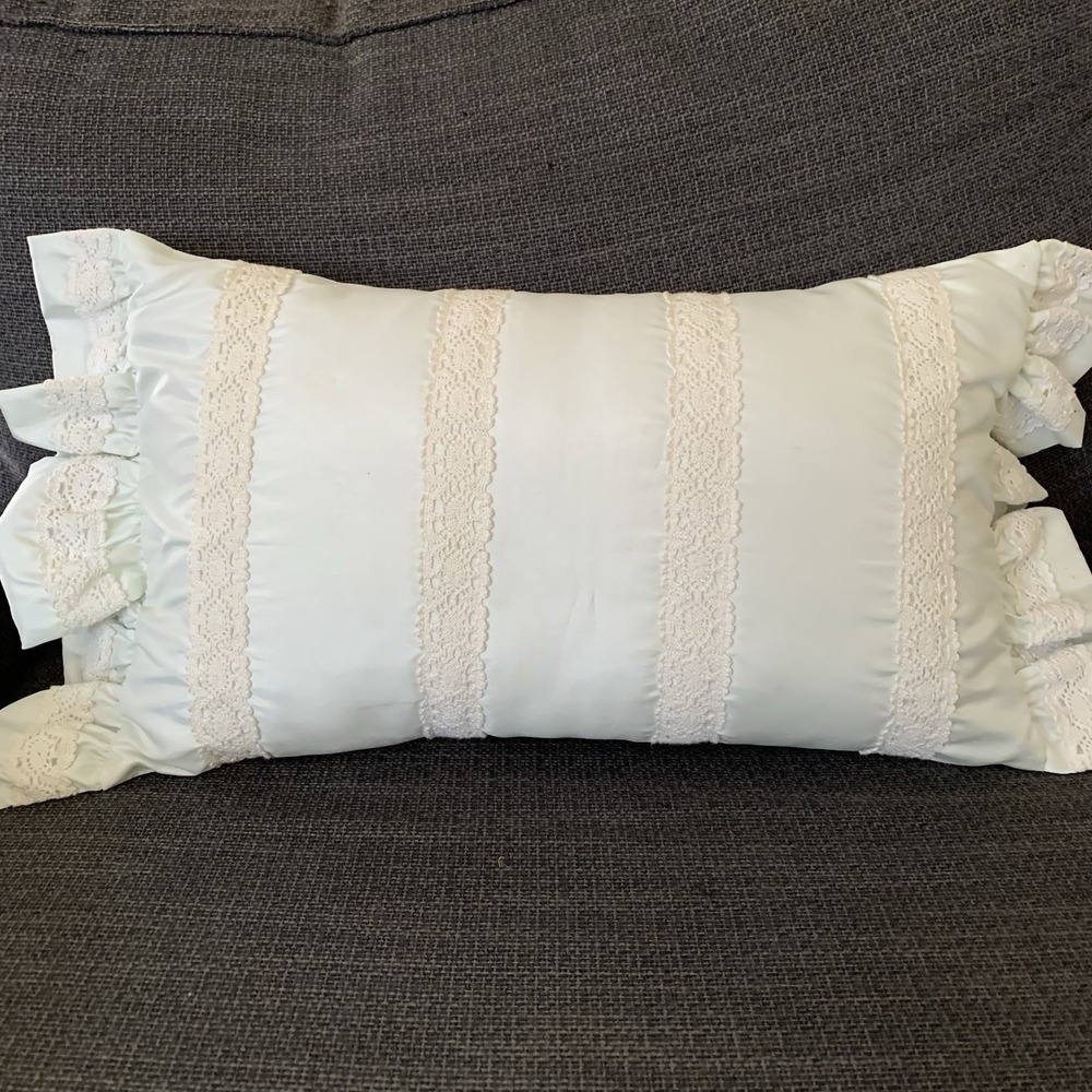 Rare  Rachel Ashwell Simply Shabby pillow